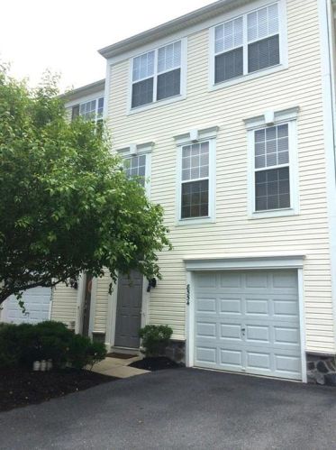 8554 Gateway Rd, Breinigsville, PA 18031-1560