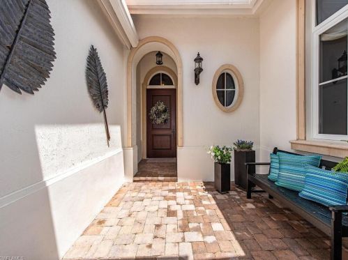 2103 Torino Way, Naples, FL 34105-3029