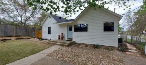 7216 Pawnee Trl, Fort Worth TX  76135-3923 exterior