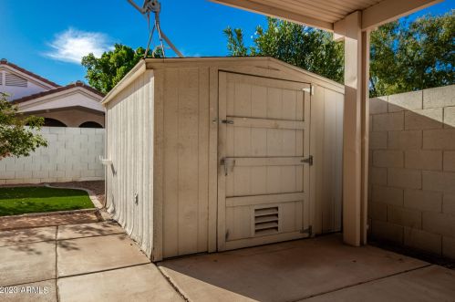 1722 Gilmore Cir, Mesa AZ 85206-3855 exterior