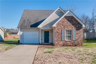 2708 Roscommon Dr, Murfreesboro, TN 37128-7515