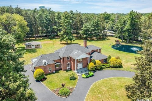 3 Wood Acres Rd, Muttontown, NY 11545-2911
