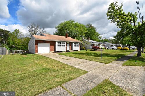 17 Glenview Dr, Riverton NJ  08077-2135 exterior