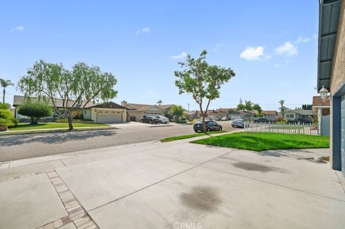 5775 Rio Way, Buena Park CA  90620-1249 exterior