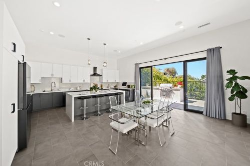 18852 Canyon Crest Dr, Orange CA 92861-2806 exterior