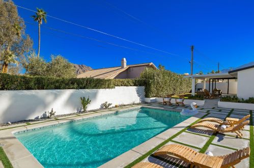52190 Avenida Diaz, La Quinta CA  92253-3226 exterior