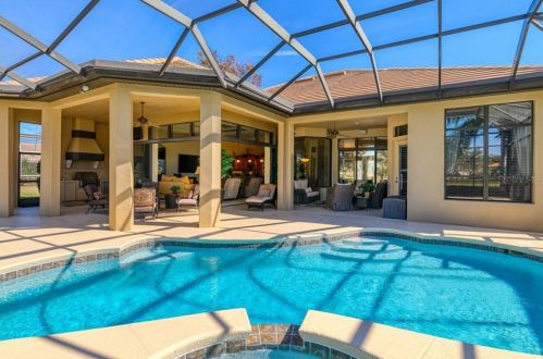 12713 Grand Traverse Dr, Dade City FL 33525-8230 exterior