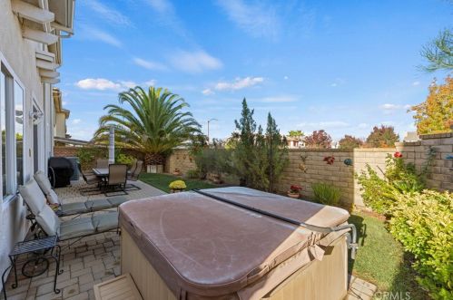 27122 Brown Oaks Way, Santa Clarita CA  91387-3894 exterior