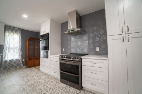 925 Bedford Ct, Hurst, TX 76053-4151