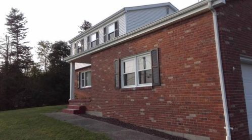 1441 Old Princeton Rd, New Castle, PA 16101-6251