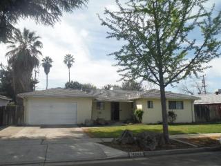 4542 Fedora Ave, Fresno, CA 93726-6215