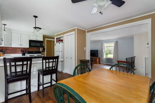 545 Quaker Ln, Hyde Park NY  12538-3011 exterior