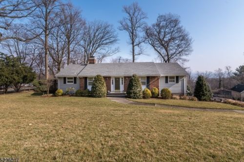 61 Hillcrest Ave, Paterson, NJ 07506-3128
