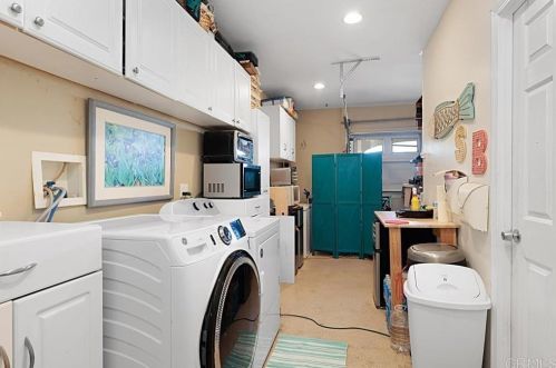 4037 Vista Calaveras St, Oceanside CA  92056-4607 exterior