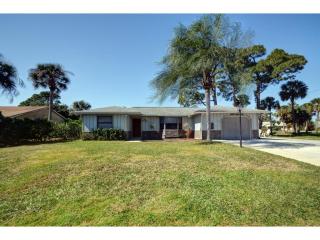 114 Royal Palm St, Sebastian, FL 32958-4048