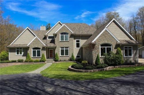 8913 Deer Run Rd, Boston, NY 14025-9609