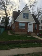 9 Linwood Rd, Port Washington NY  11050-1411 exterior