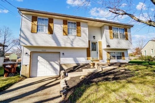 9933 Grasscreek Ct, Cincinnati, OH 45231-2009