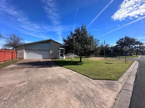 208 Sunshine Dr, Georgetown TX  78628-7635 exterior