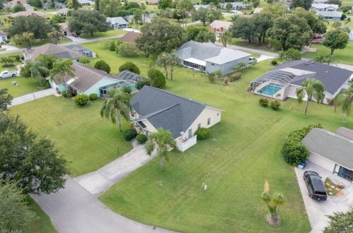 693 Grass Cove Ct, Lehigh Acres, FL 33974-5970