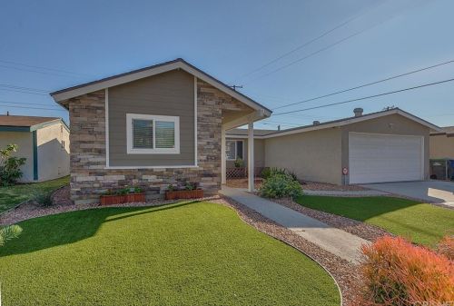 19336 Four Oaks St, Santa Clarita, CA 91351-1209