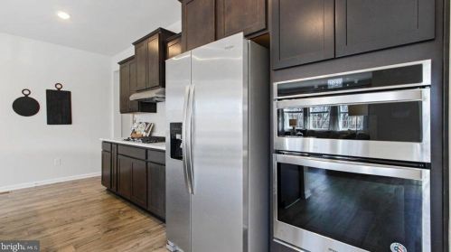 101 Brookside Ln, Gettysburg PA  17325-2026 exterior