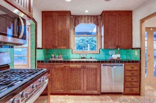 3211 Dumas St, San Diego CA 92106-1317 exterior