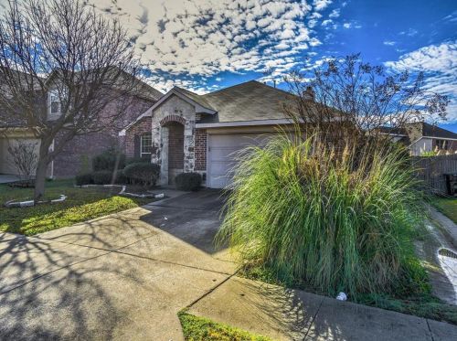 1428 Canary Dr, Oak Point TX  75068-8462 exterior