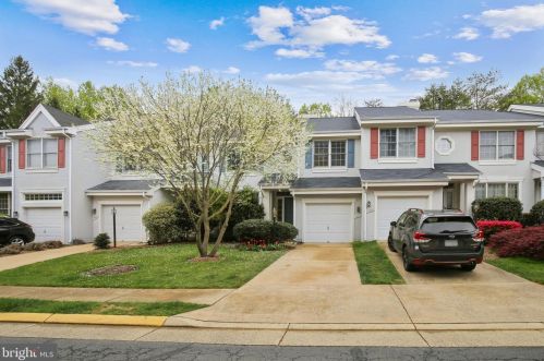 1362 Park Garden Ln, Herndon, VA 20194-1999