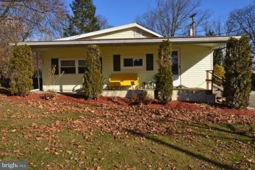 19 Eaton St, Dauberville, PA 19533-8941