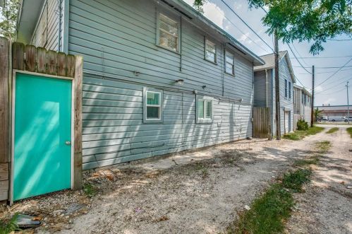 2511 Bernardo De Galvez Ave, Galveston TX 77550 exterior