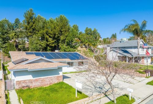 27163 Garza Dr, Santa Clarita, CA 91350-2157