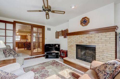 22194 Valley Rd, Waukesha WI  53186-5350 exterior