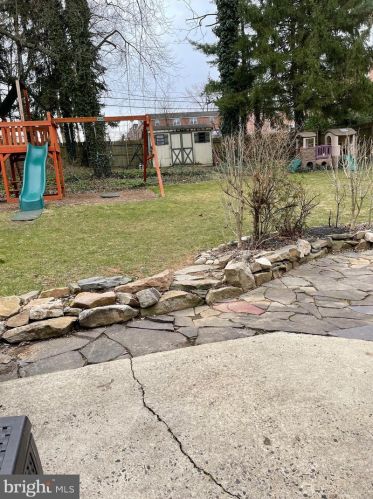 3212 Hilltop Rd, Newtown Square PA  19073-4207 exterior