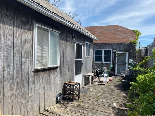 228 Beach 109th St, Far Rockaway, NY 11694-2304