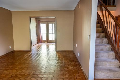 601 White Oak Dr, Miami, OH 45056-9277