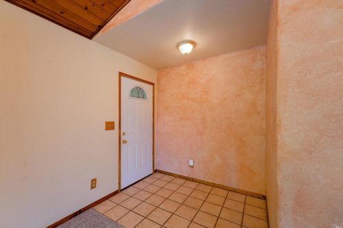 27951 Poppy Dr, Willits, CA 95490-9066