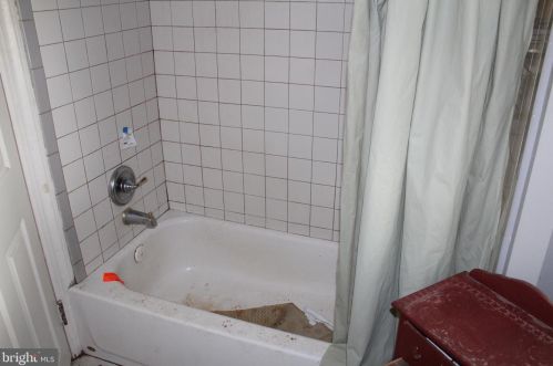 50 Watkins Ave, West Deptford NJ  08096-1236 exterior