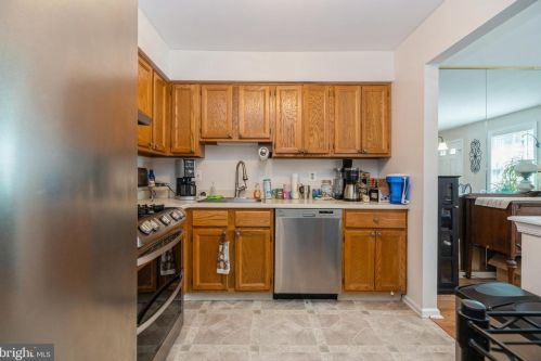 818 Westfield Dr, Riverton NJ  08077-3357 exterior