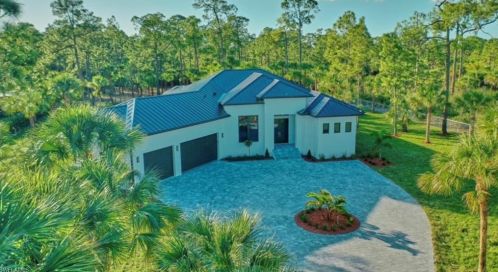 1261 13th St, Naples, FL 34117-2234
