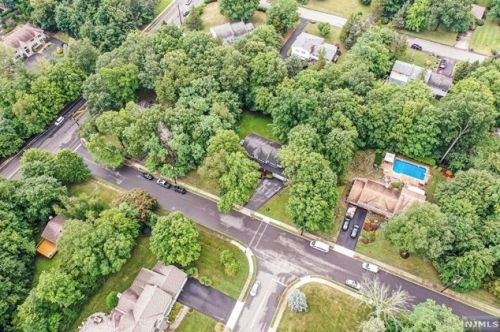 11 Cherokee Trl, Oakland NJ  07436-3011 exterior