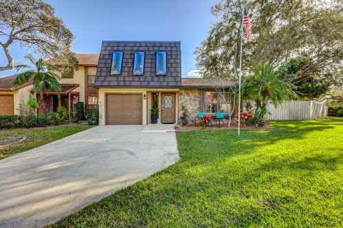 1048 Raintree Dr, West Palm Beach, FL 33410-5247