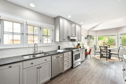 2424 82, Milwaukee WI 53213-1019 exterior