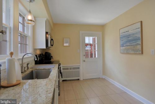 204 Forney Ave, Hanover PA  17331-2919 exterior