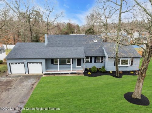 325 Princeton Ave, Berkeley Township, NJ 08721-2313