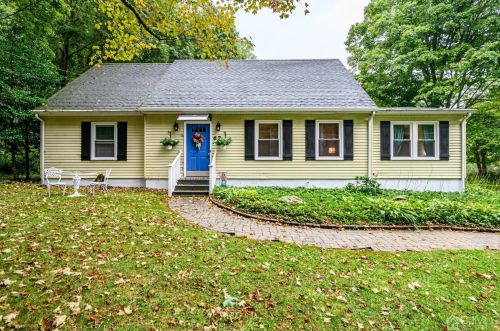 67 Hollow Rd, Glen Gardner, NJ 08826-3144