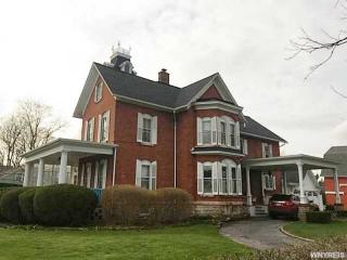 604 Center St, Medina NY  14103-1034 exterior