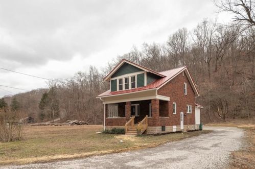 1119 Saxonburg Blvd, Glenshaw, PA 15116-3213