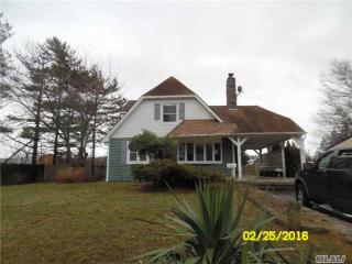 80 Sicily St, Copiague, NY 11726-2807