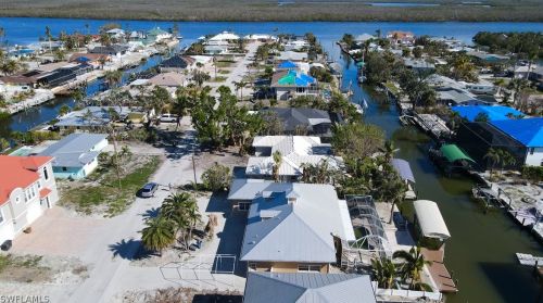 330 Madison Ct, Fort Myers Beach FL  33931-3642 exterior